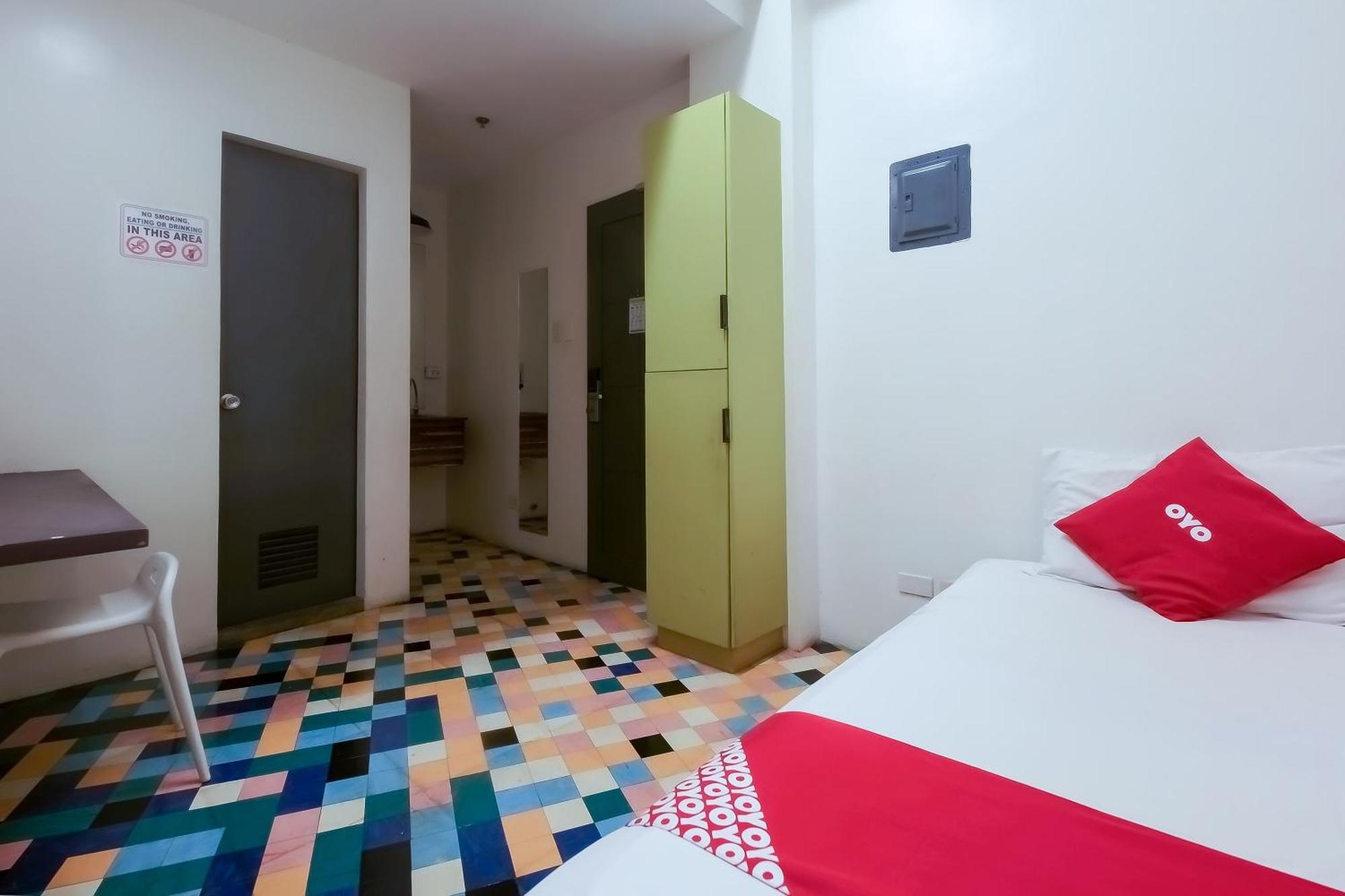 Spot On Junction Hostel Makati City Exterior foto