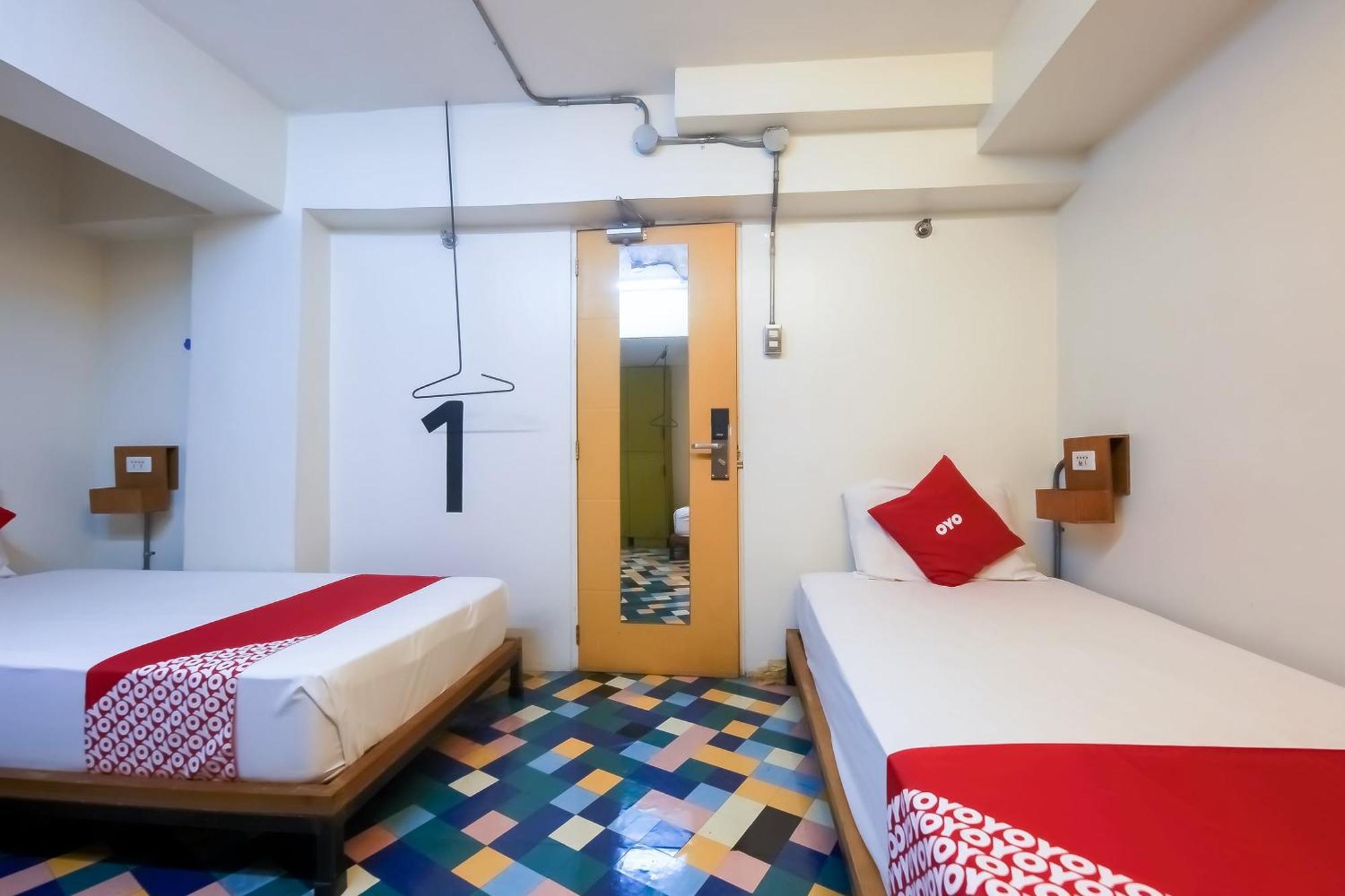 Spot On Junction Hostel Makati City Exterior foto